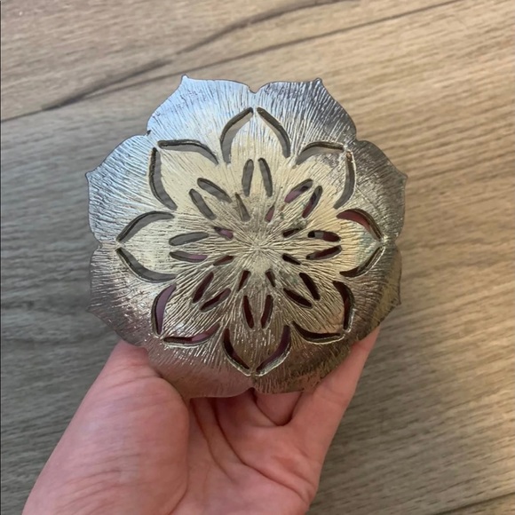 Ring Holder - Picture 3 of 4